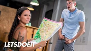 Claudia Bavelin onnellinen matka kuuman hostellin seksiparatiisiin
