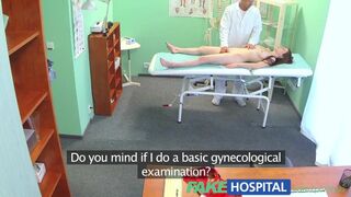 Mukava teini oppii naimaan klinikalla