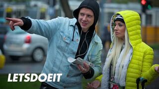 Ranskalainen narttu Jessie oli pannut avaruusolento iso kyrpä