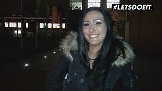 Mira harmaa saksalainen ruskea huora nussii tuntematon rahasta bussissa