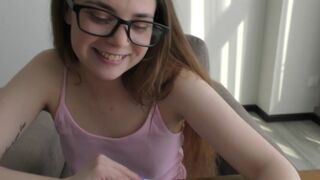 Tuhma teini lukutoukka oppii anatomiaa isolla mulkulla! 18-vuotias