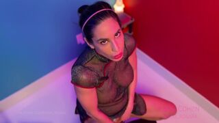 Lana Cohen Milf nai itseään dildolla
