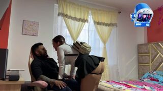 Olen kahden veljeni seksikkään tyttöystävän kanssa. Naimme ilman kumia