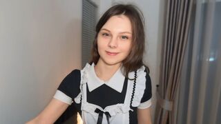 Kaunis sisäkkö saa kovan paskan siivoamisen jälkeen