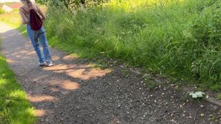 Häpeämätön teinityttö yllätti minut hakkaamassa kulliani