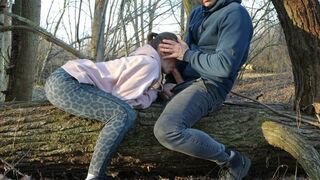 Panin seksikästä naimisissa olevaa muukalaista puistossa