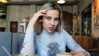 Kaukosäädin vibraattori tungoksessa kahvilassa - Letty musta