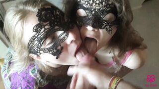 Tupla suihinotto edessä peili Polyamory