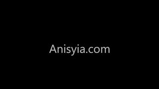 Anisya imee jättimulkkua kovaa Livejasmin
