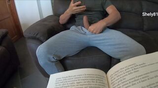 Senkin julkea poikapuoli! kun äitipuoli lukee, hän katsoo pornoa ja hakkaa hänen muna