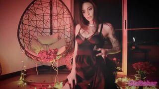 Gia _ leipuri kuuma strippari, joka viehättää sinua