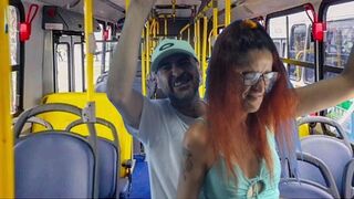 He naivat ulkomaalaista koulutyttöä bussissa!