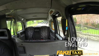 FakeTaxi pillua tulossa pornotähti näyttää mitä hän voi tehdä