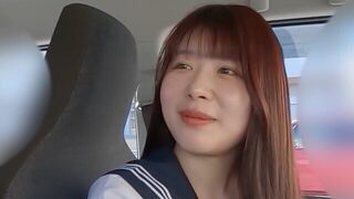 Kasumi-chan, kuuma toimittaja autossa on syvältä ja voittaa kullin