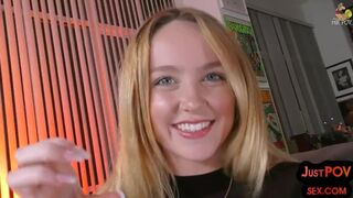 Kuuma teini-anaali seikkailu POV öljytty kehon ja tuhma puhe