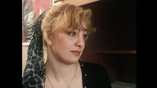 Blondi isorintaiset tytöt imevät karvainen pillua valtava kulli retro kohtaus