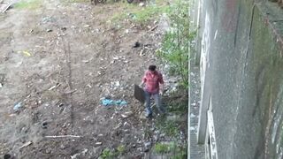 Krissy Kage mustat hiukset, julmasti vittu hylätyssä rakennuksessa