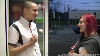 Casual Teen Sex - pikainen violetti karvainen tyttö
