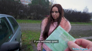 Julkinen agentti - Zeynep Rossa pidätettiin parkkipaikalla