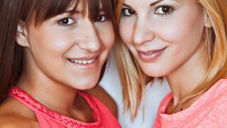 Villi lesbo juhla unkarilaisia tyttöystäviä Candy Sweet ja Cindy Learn